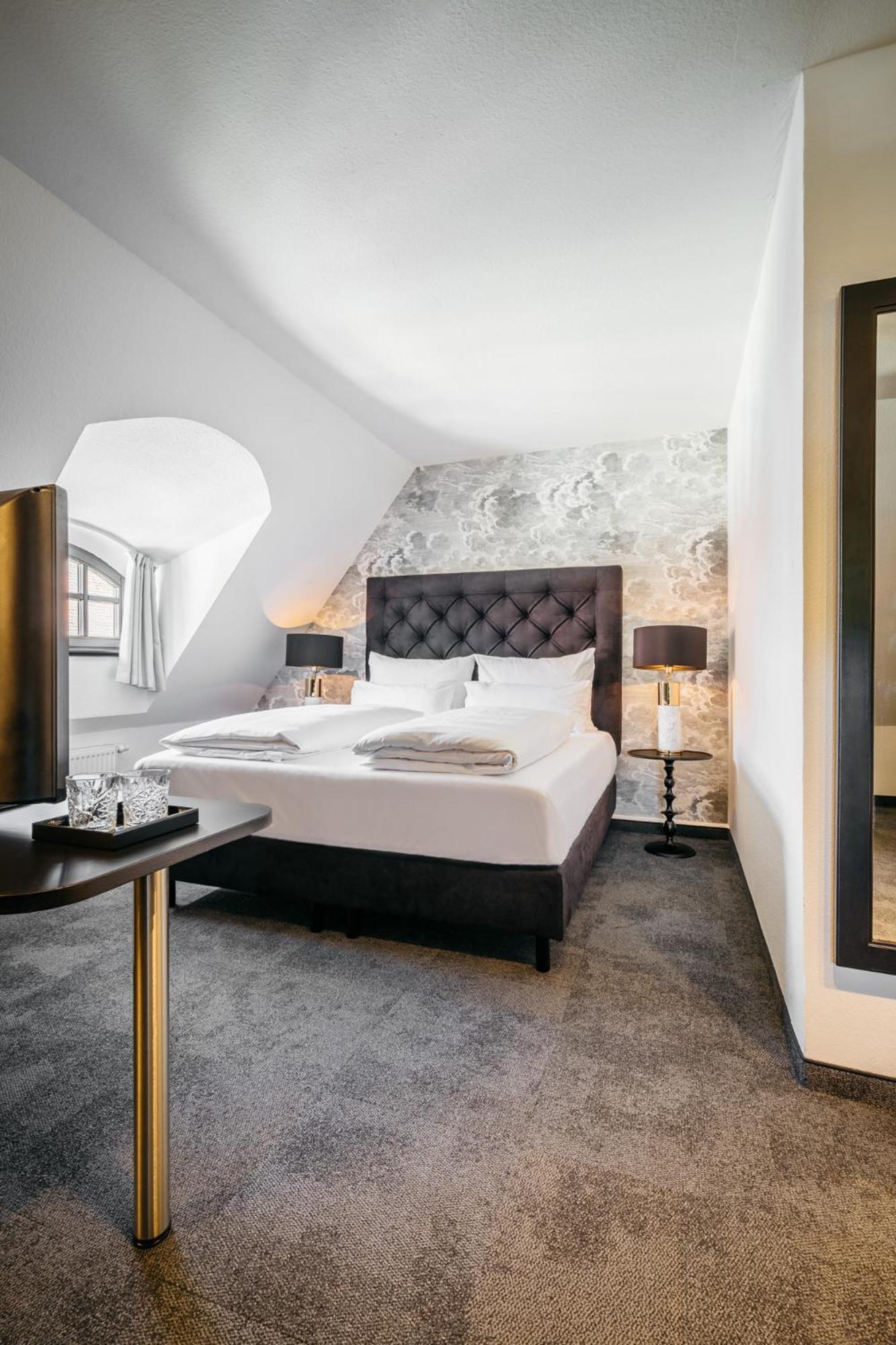 Hotel Riesengebirge Neuhof an der Zenn Buitenkant foto